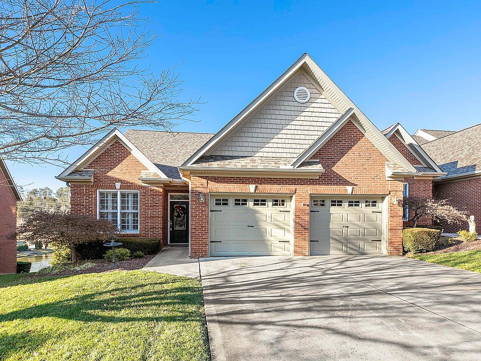 1st image of 141 Waterford Cir