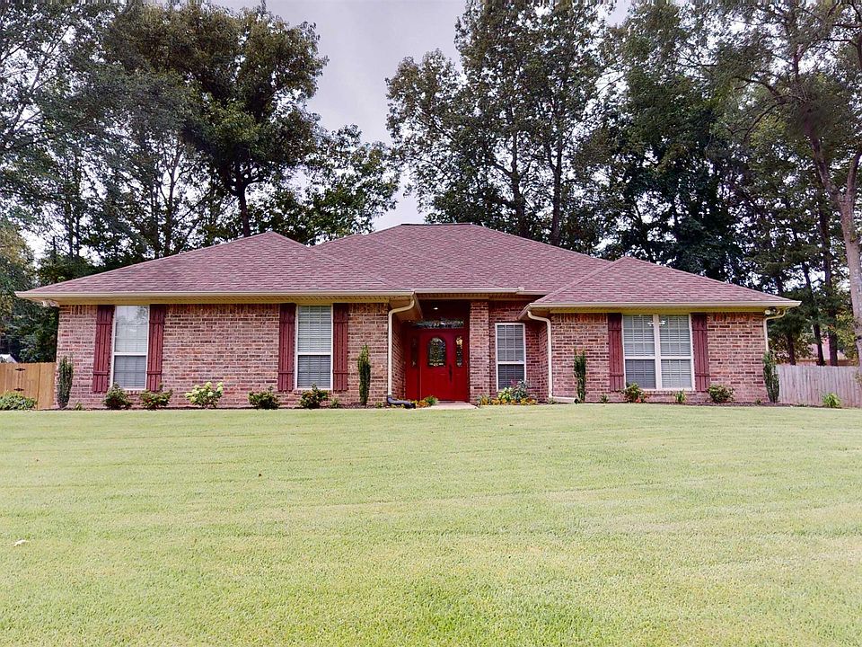 1st image of 13 Elmwood Ln