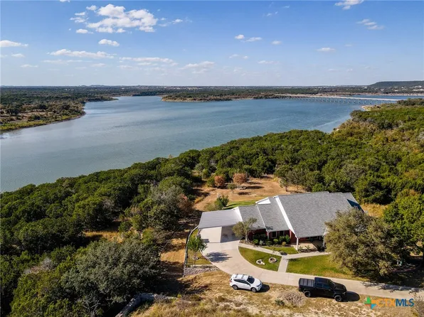 2164 Pirtle Dr, Salado, TX 76571