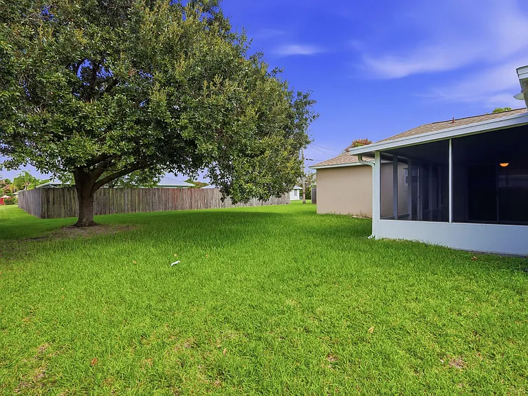 3124 SW Armucher St — Photo 38
