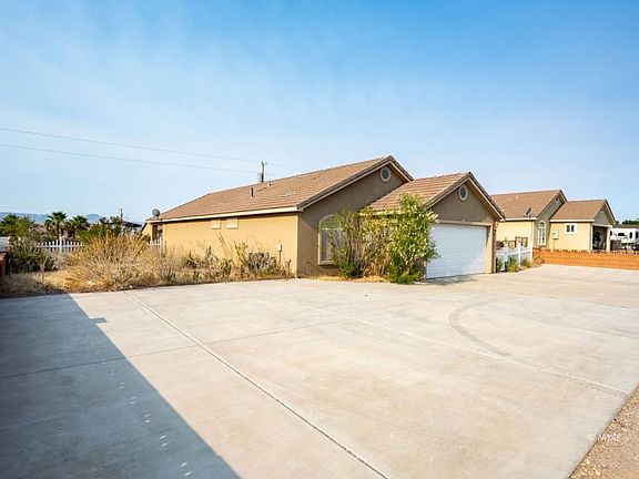 2nd image of 2874 E Sierra Vista Dr