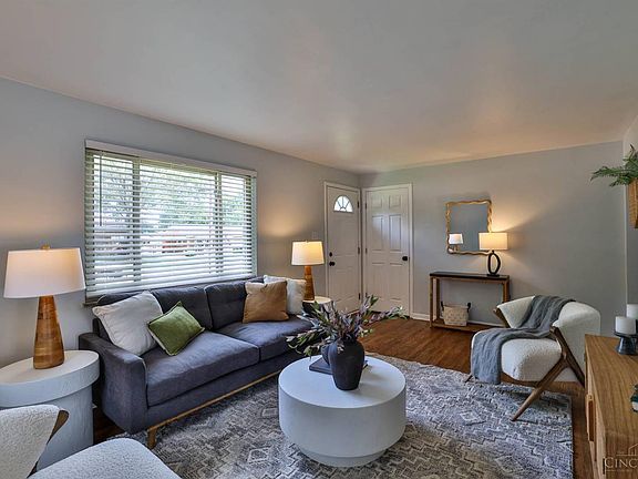 5th image of 8961 Applewood Dr