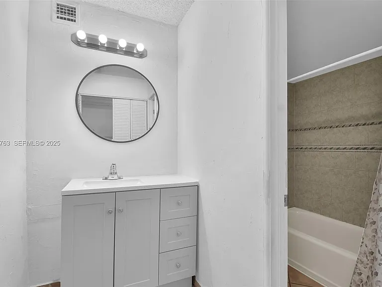 9682 Fontainebleau Blvd #306 — Photo 17