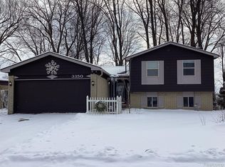 3350 Gloucester Dr, Sterling Heights, MI 48310