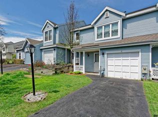 4 Sandra Ln, Rensselaer, NY 12144