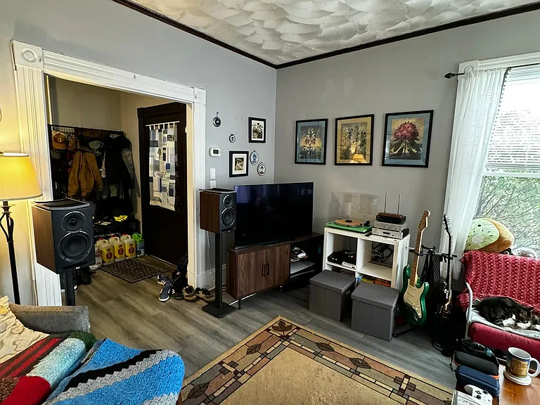 205 Lowell St — Photo 22