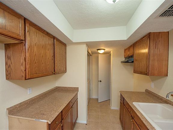 5th image of 6519 S Briar Bayou Dr
