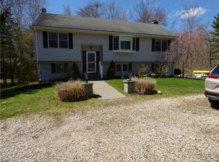 3 Cottage Ln, Niantic, CT 06357