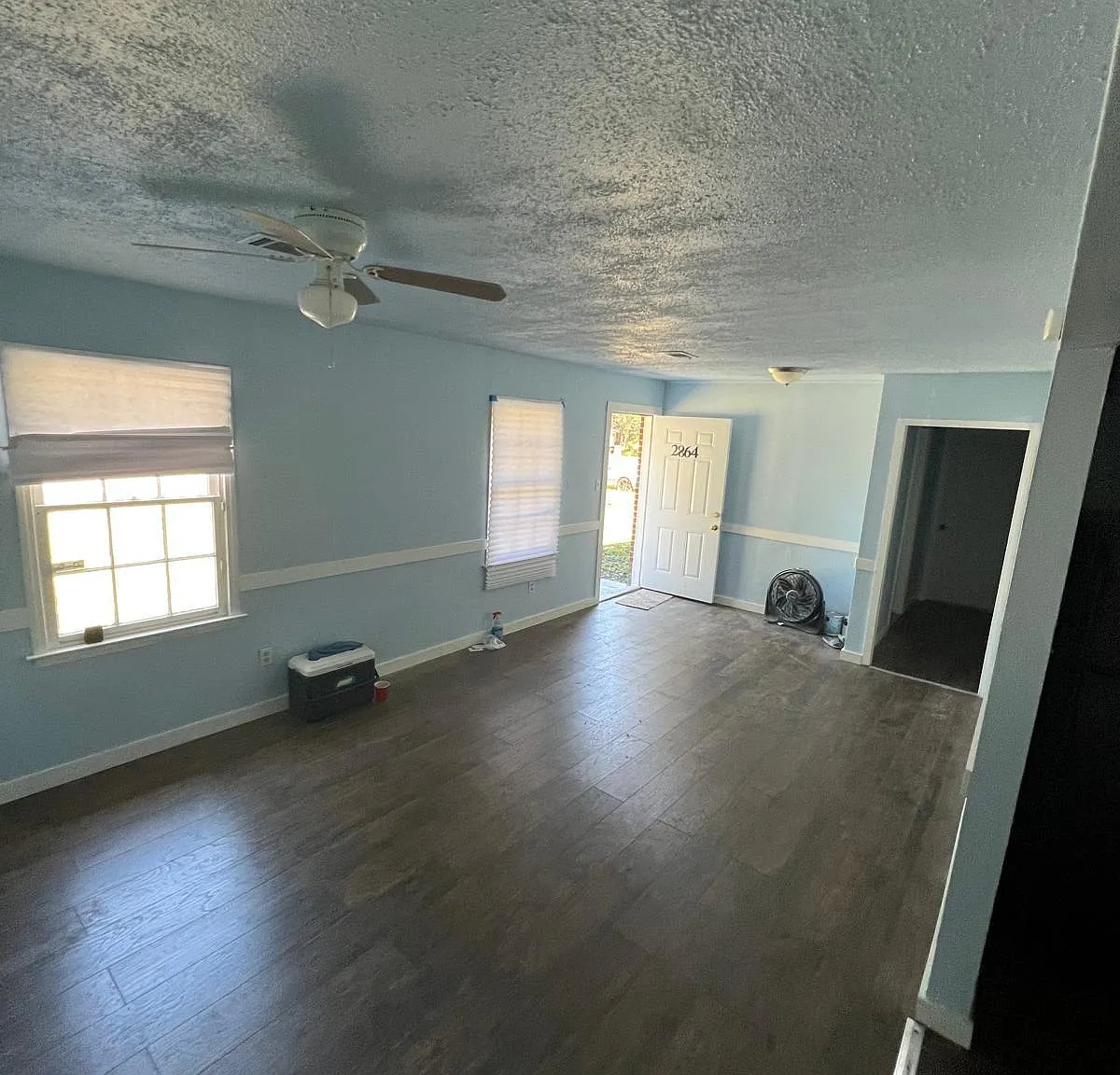 2864 Walmar Dr — Photo 2