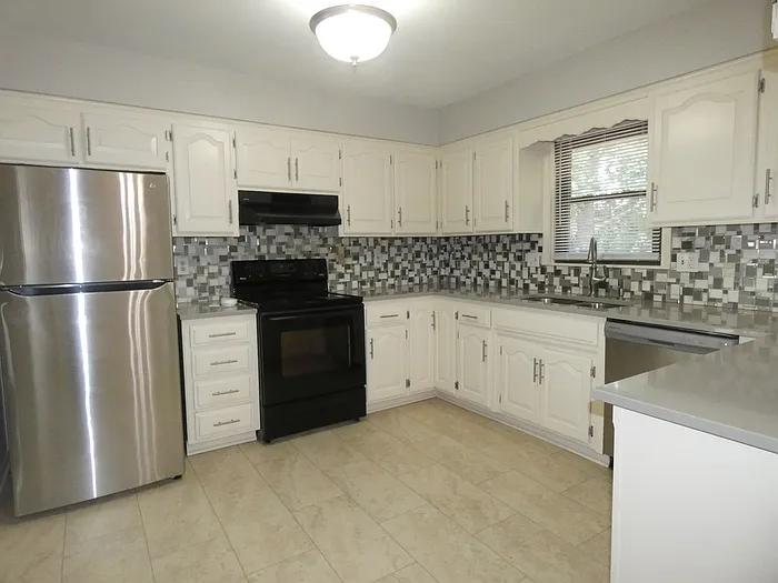 8502 Orchard St — Photo 5