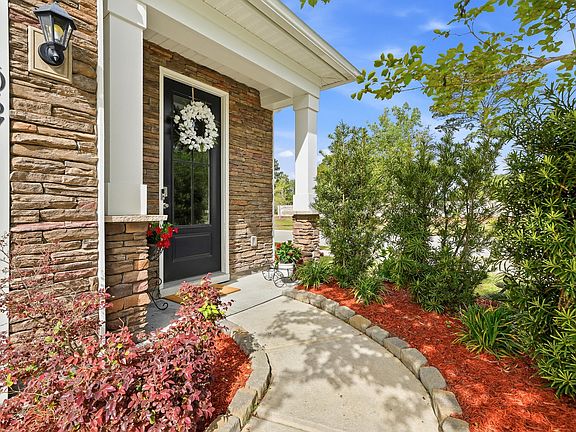 4th image of 1067 Sago Palm Ct