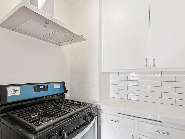 3808 Lyceum Ave #3808 — Photo 3