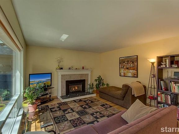3rd image of 694 Patricia Ln