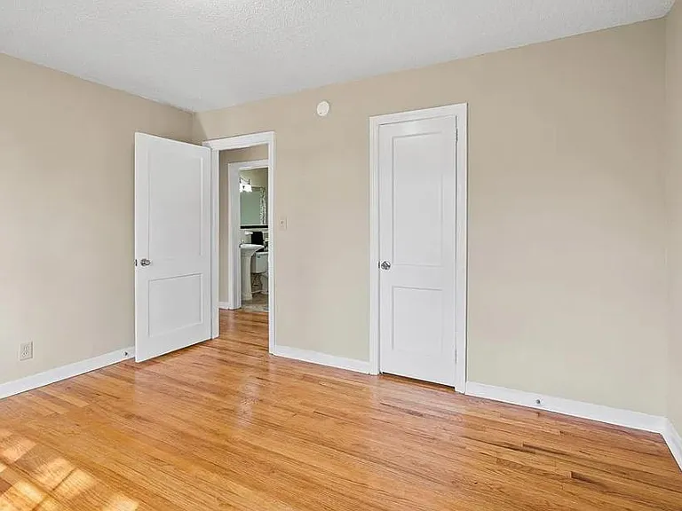 1700 Roslyn Dr #22C — Photo 6
