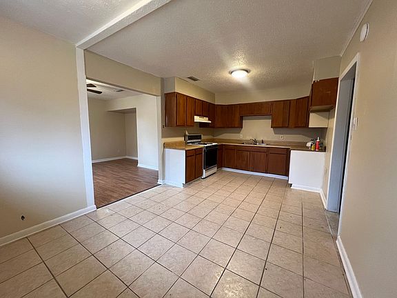 3rd image of 4627 Voss Dr