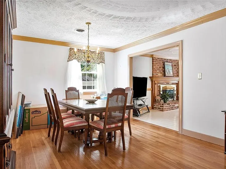 814 Duck Pond Rd — Photo 7