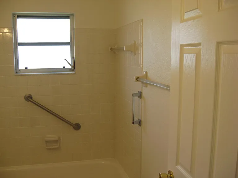 7077 Versailles N — Photo 27