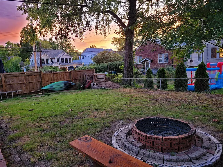 105 Handlan Ct — Photo 12