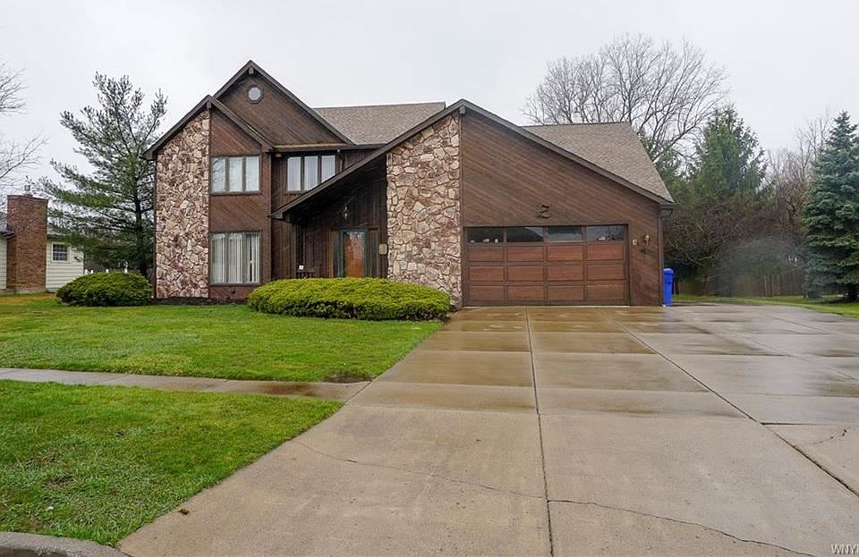 1st image of 39 Pine Ct N