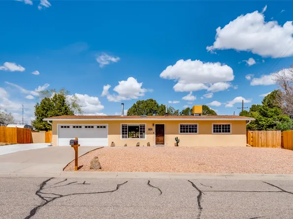 102 Bandelier Ave, White Rock, NM 87547