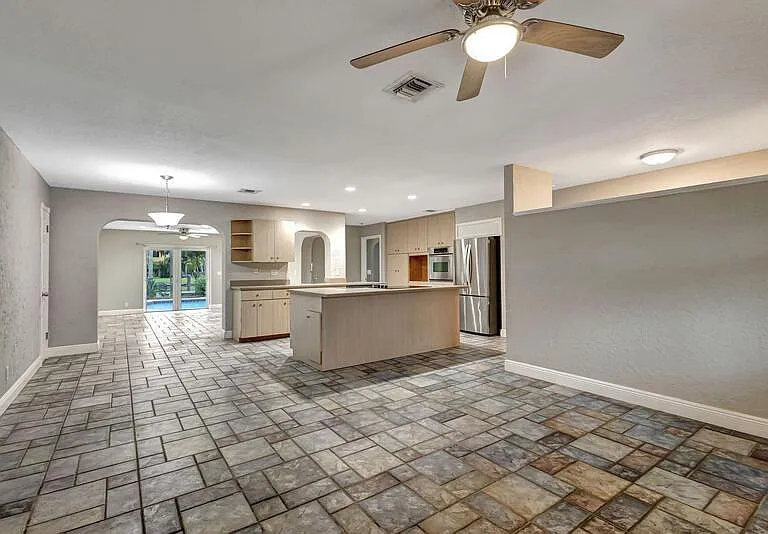 1402 Cormorant Rd — Photo 11