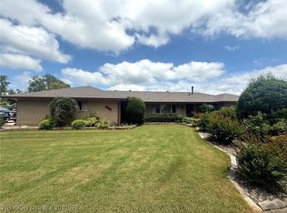 400 S Fryar Dr, Sallisaw, OK 74955