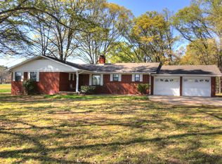 100 Eagle Park Rd, Lonoke, AR 72086