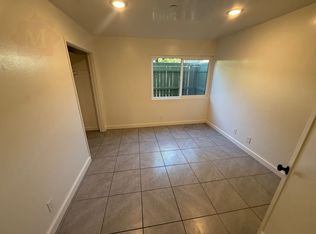 4834 San Gordiano Ave APT C, Santa Barbara, CA 93111