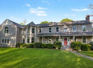 325 Woodland Ave, Manorville, NY 11949