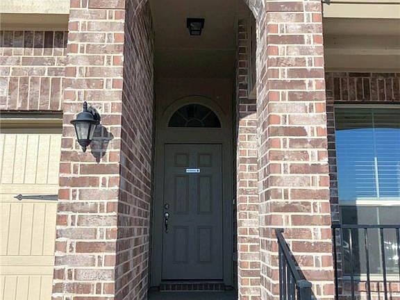 3rd image of 6036 Stonehaven Dr