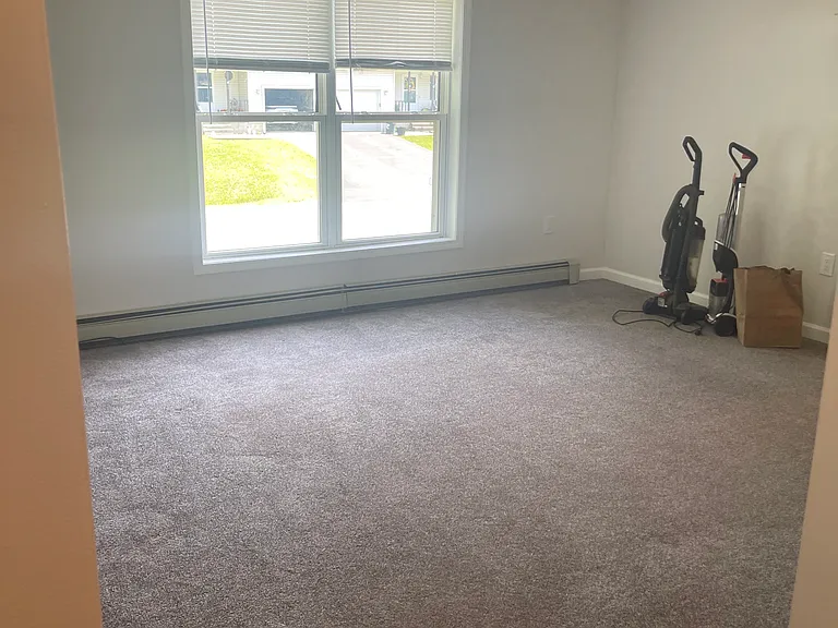 97 Downey Dr — Photo 9
