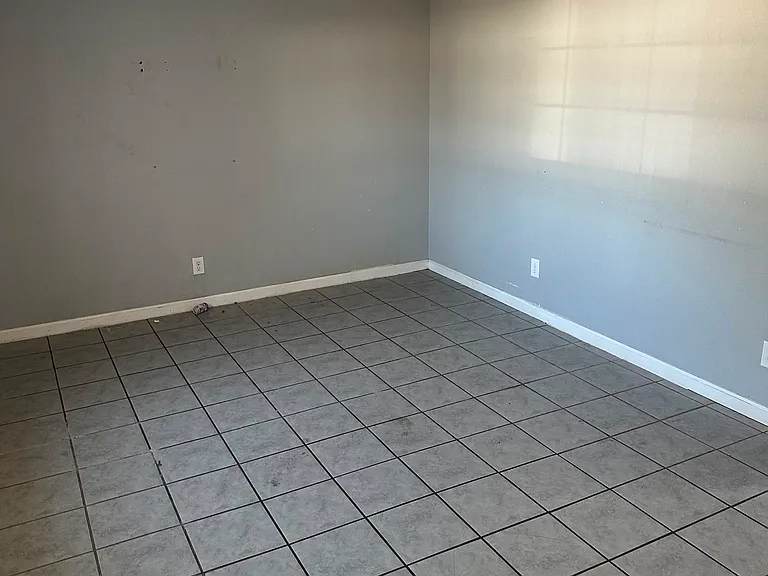 1806 Orange St — Photo 5