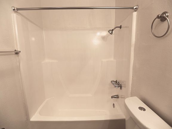 5th image of 2525 Broadway #17
