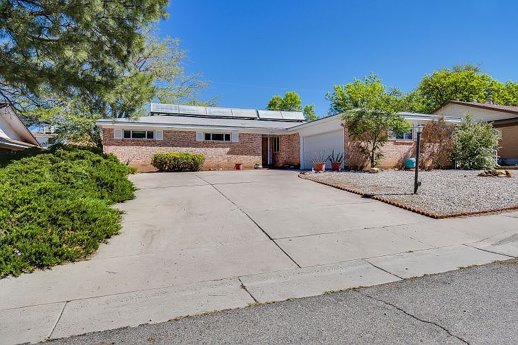 1st image of 10405 Arvilla Ave NE