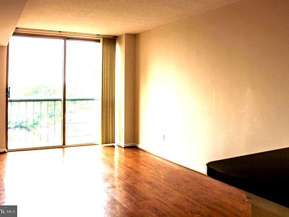 5th image of 4808 Moorland Ln #Penthouse 1208