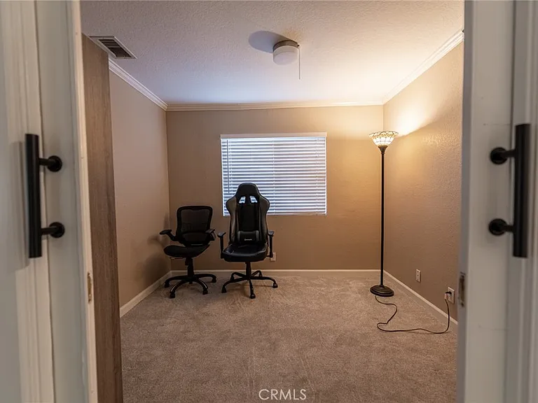 10 Valley Crest Rd — Photo 31
