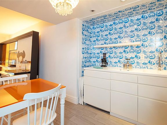5th image of 1100 West Ave #512