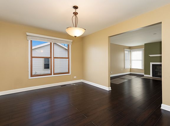 4th image of 301 N Brandon Dr
