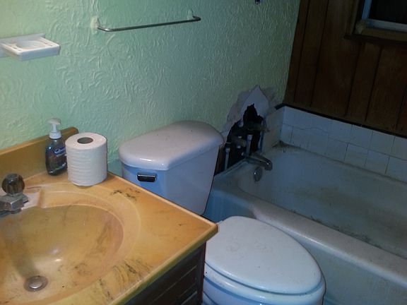 5th image of 816 13th Ave N