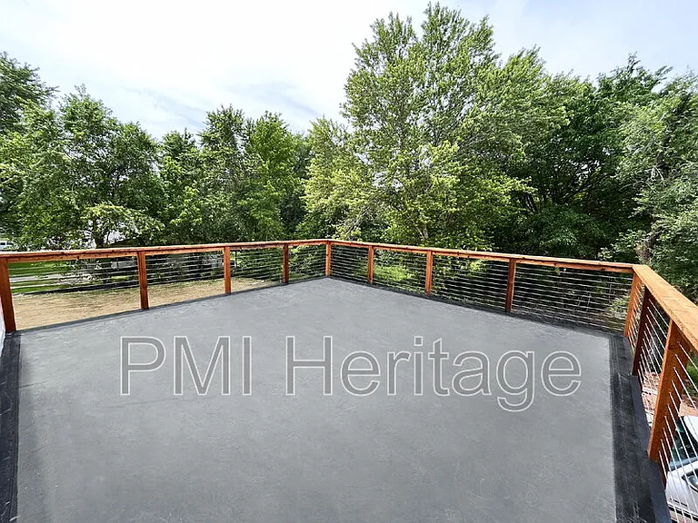 602 N 6th St — Photo 11