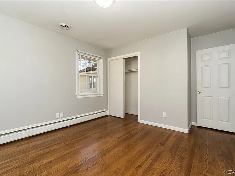 Vaughan Dr — Photo 2