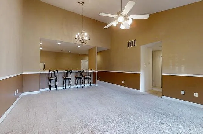 3832 Thornhill Cir