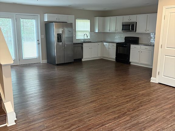 3rd image of 4957 Hillsboro Ave #1
