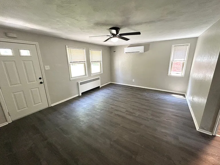 Charming 1, 2, and 3-Bedroom Townhomes in a Quiet Pittsburgh Neighborhood — Photo 40