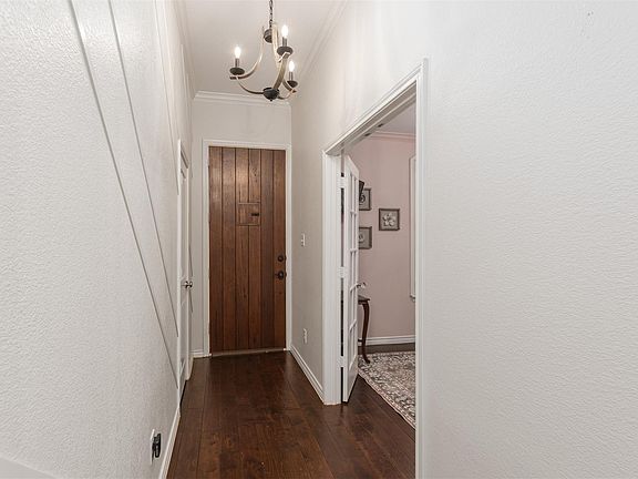 4th image of 400 Prairie Run