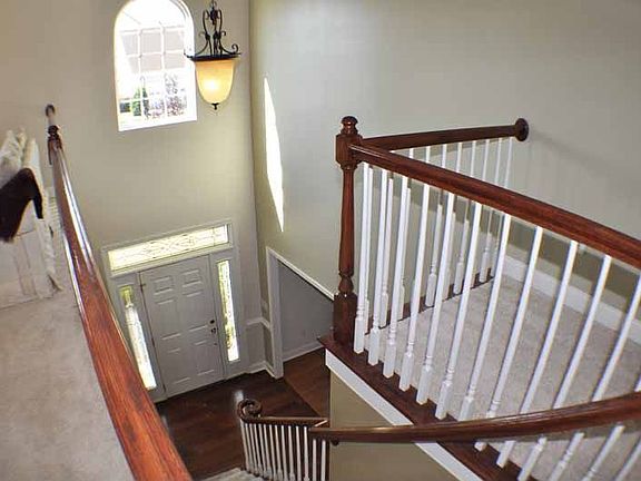 5th image of 7585 Woodcrest Dr