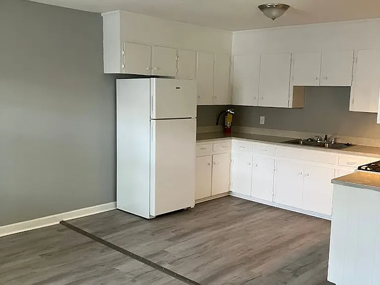 2063 Vineville Ave — Photo 2