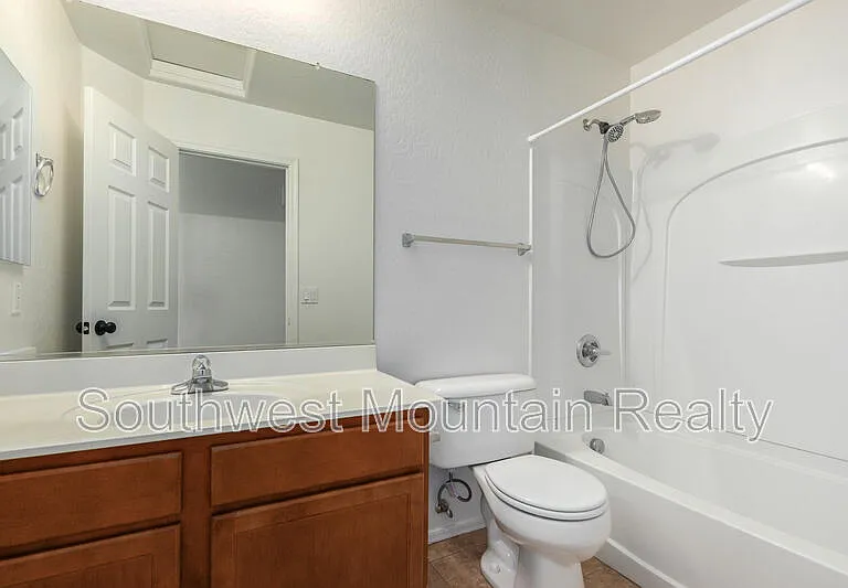 1140 W Oak Tree Ln — Photo 29