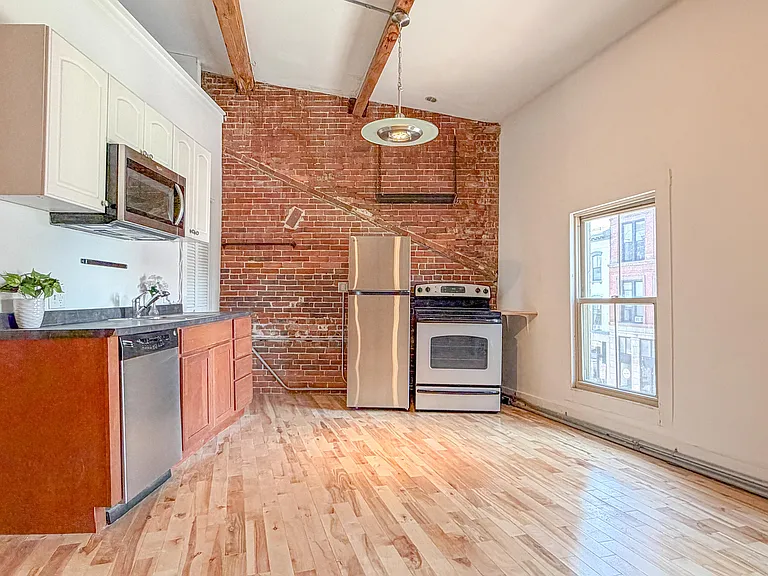 578 Congress St #3 — Photo 22