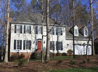 212 Lochside Dr, Cary, NC 27518